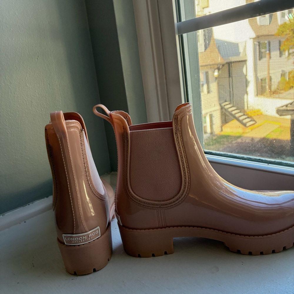 London Fog Women's Wembley Ankle Rain Boots Glossy Blush Pink Size 6 - Picture 3 of 8